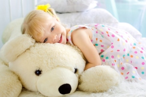 riesen teddybär mit Kind